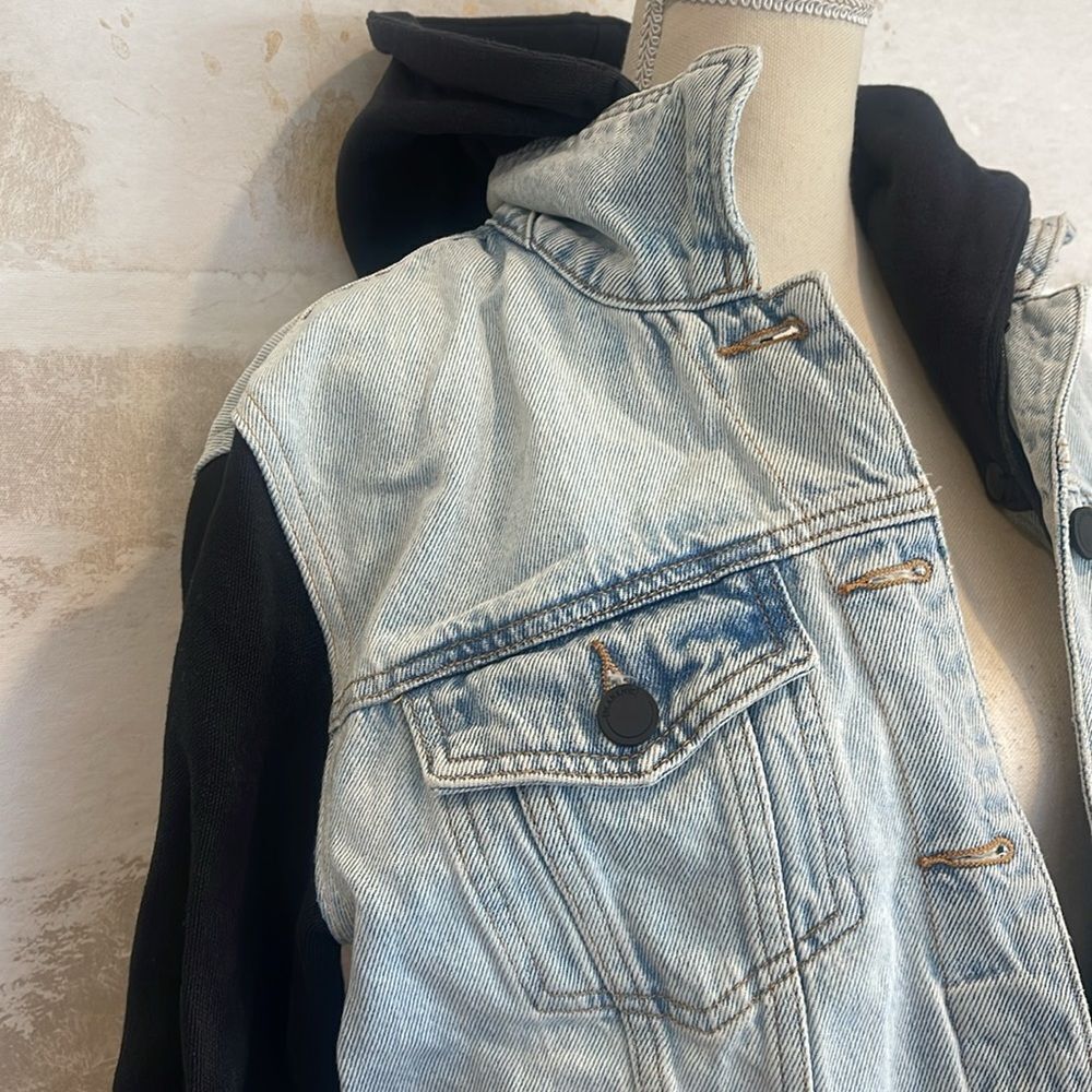 Blank NYC Hooded Denim Jacket size small - Picture 2 of 6